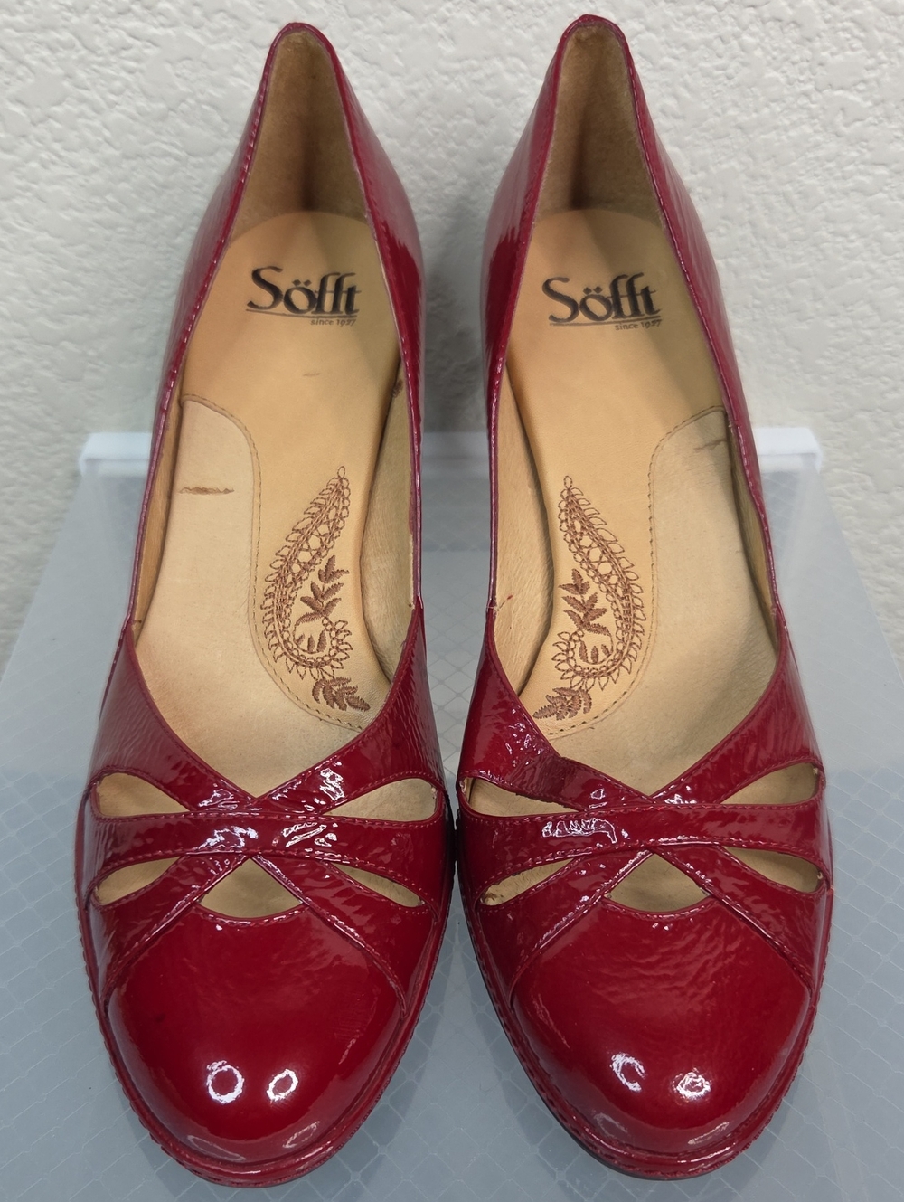 Sofft Red Patent Leather Cut-Out Women's Pumps